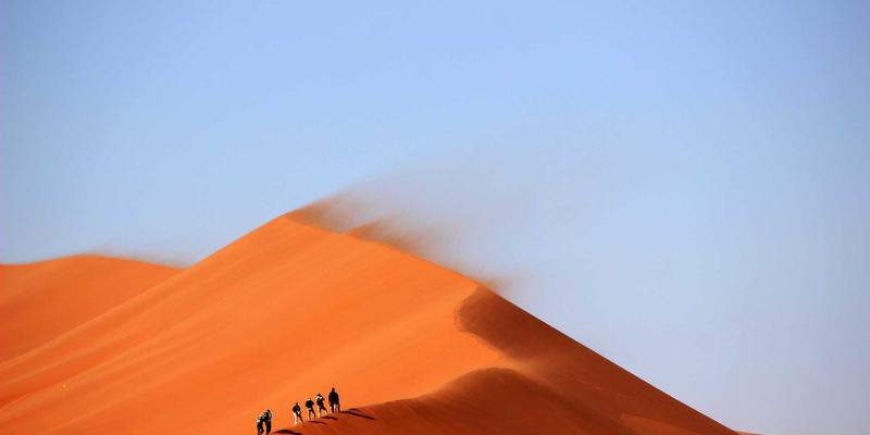 从《堡垒之夜》到VR聊天室：手机游戏与单机游戏如何重塑玩家社区与元宇宙社交