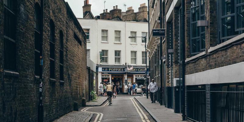 游戏社区管理实战指南：高效应对玩家反馈、科学管理论坛与培育健康电竞社群